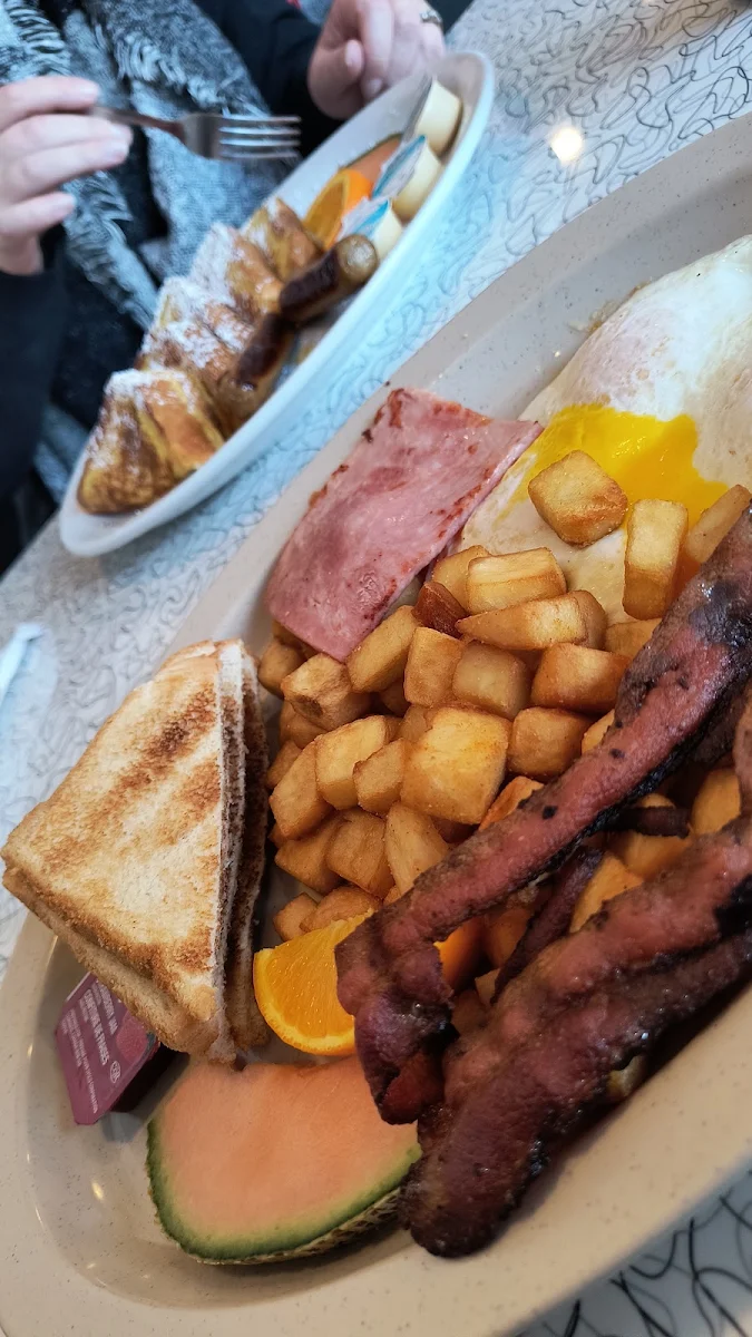 Highlights, Hi-Ho Diner