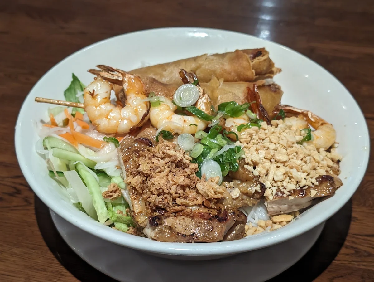 Grilled Chicken Spring Rolls Shrimp Brochettes with Vermicelli