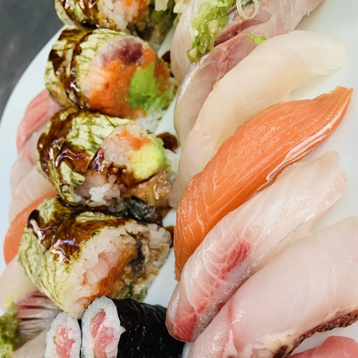 Sushi Deluxe Entree