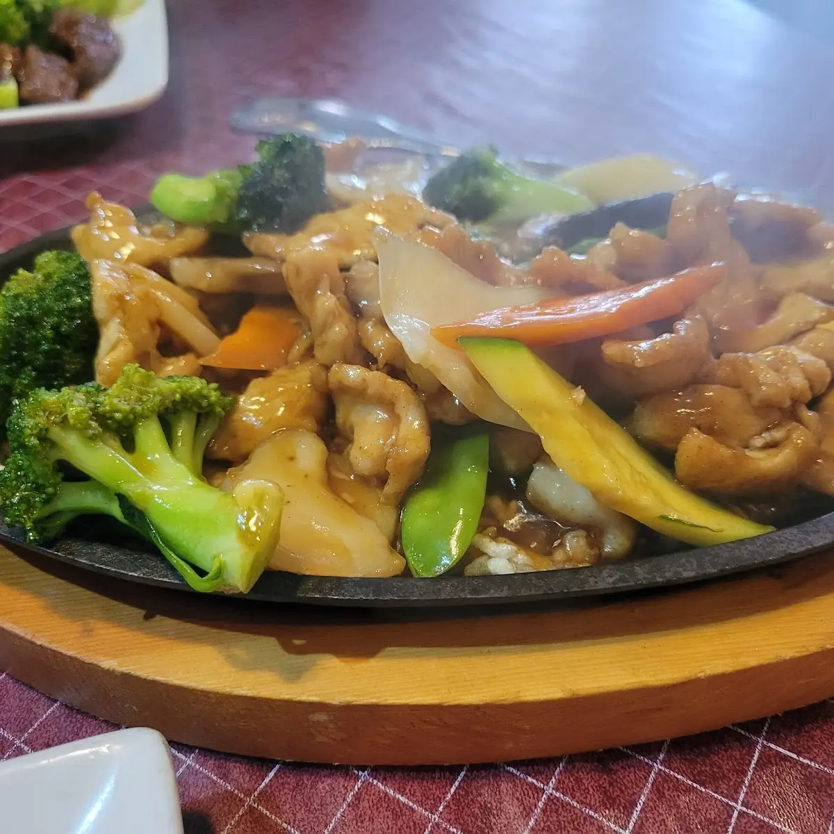Sizzling Rice Chicken with Mixed Vegetables