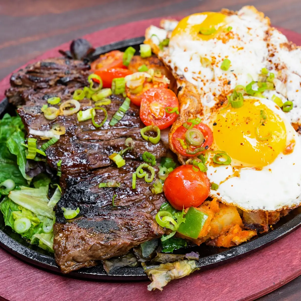 Set Steak & Eggs Skillet