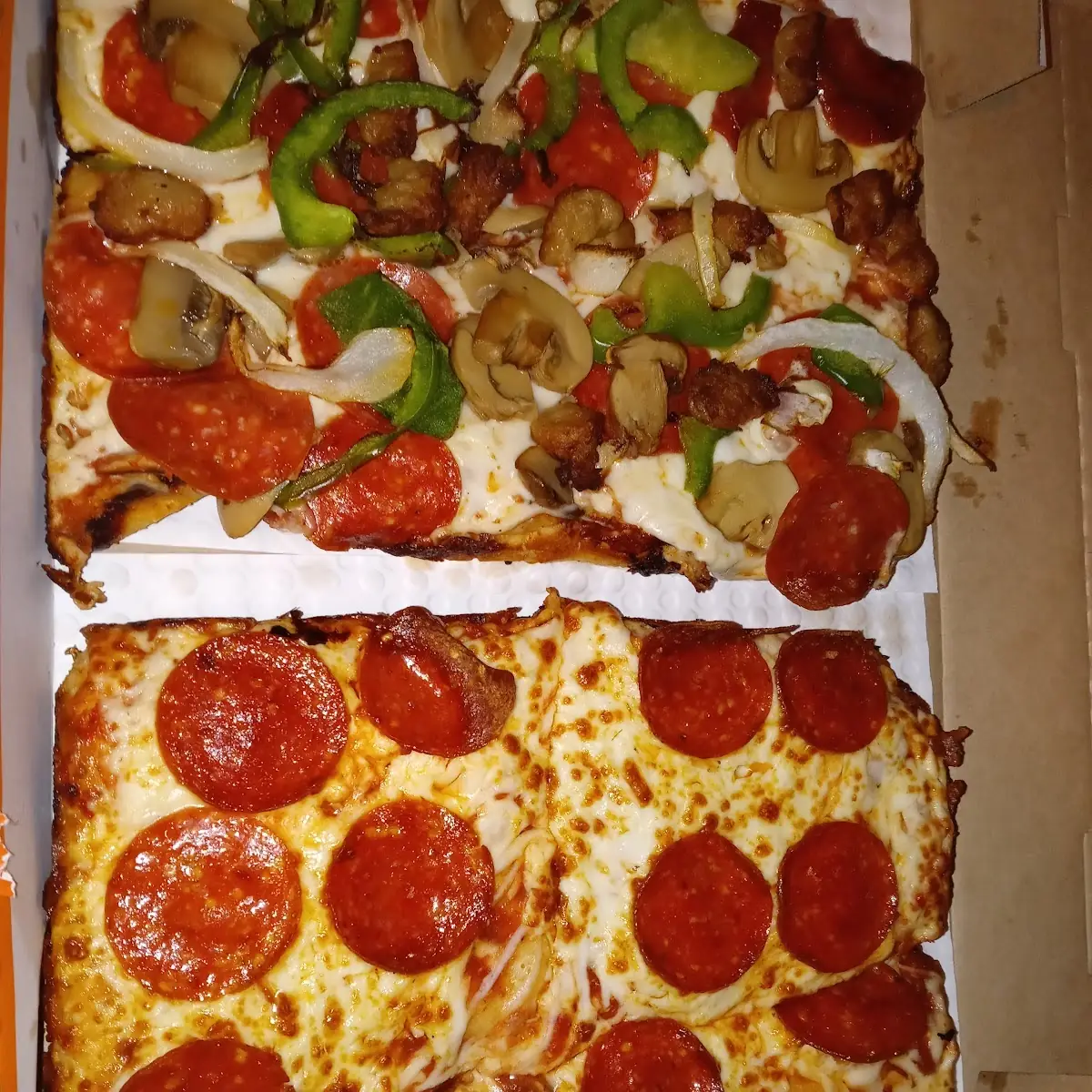Detroit Style Deep Dish Pizza