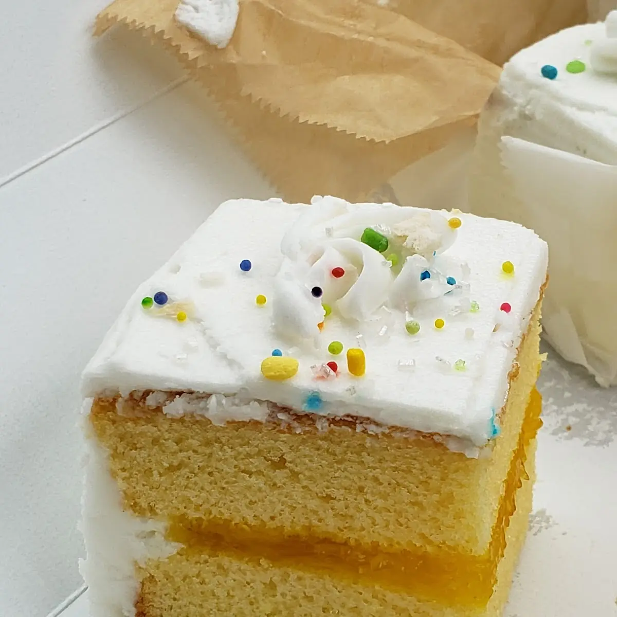 Piña Colada Cake Square