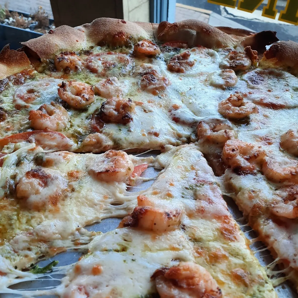 White Pizza Chicken & Broccoli