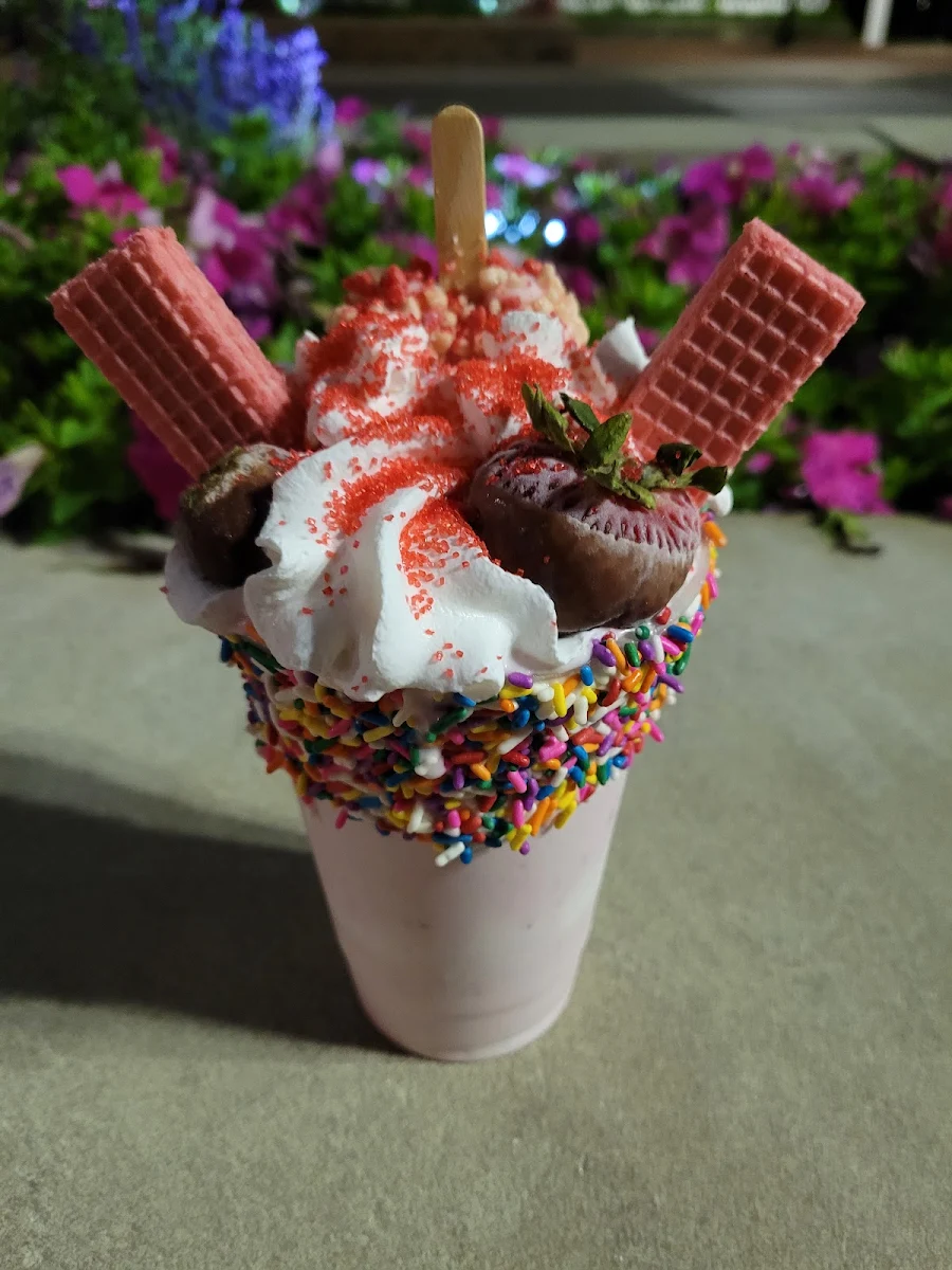Royal Strawberry Shake