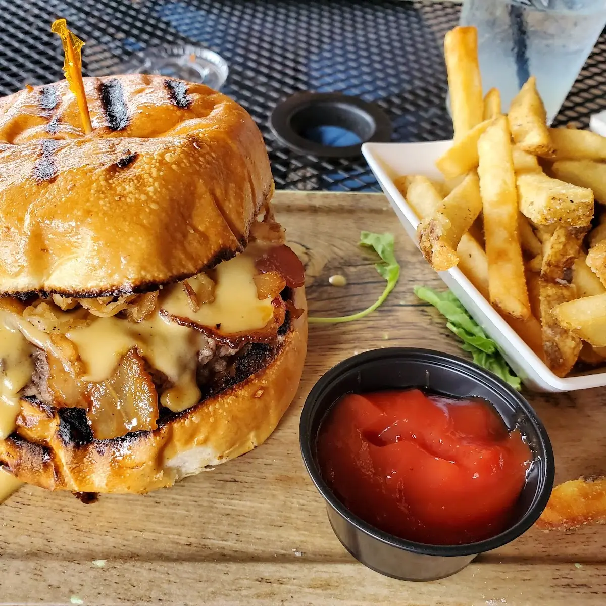 Cheddar-Ale Bacon Burger