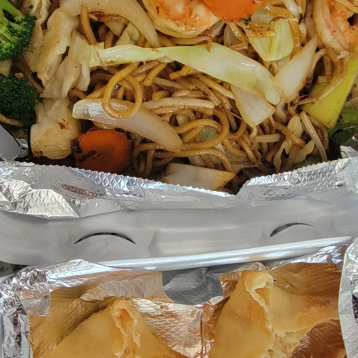 Shrimp Pad Thai Crab Rangoon