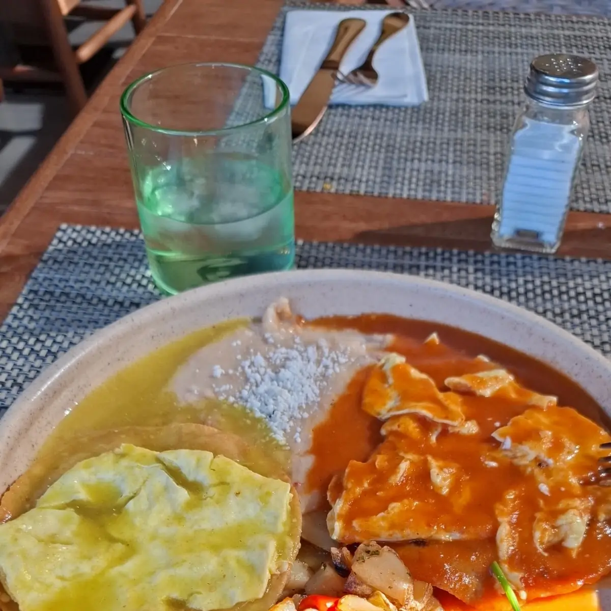 Huevos Divorciados