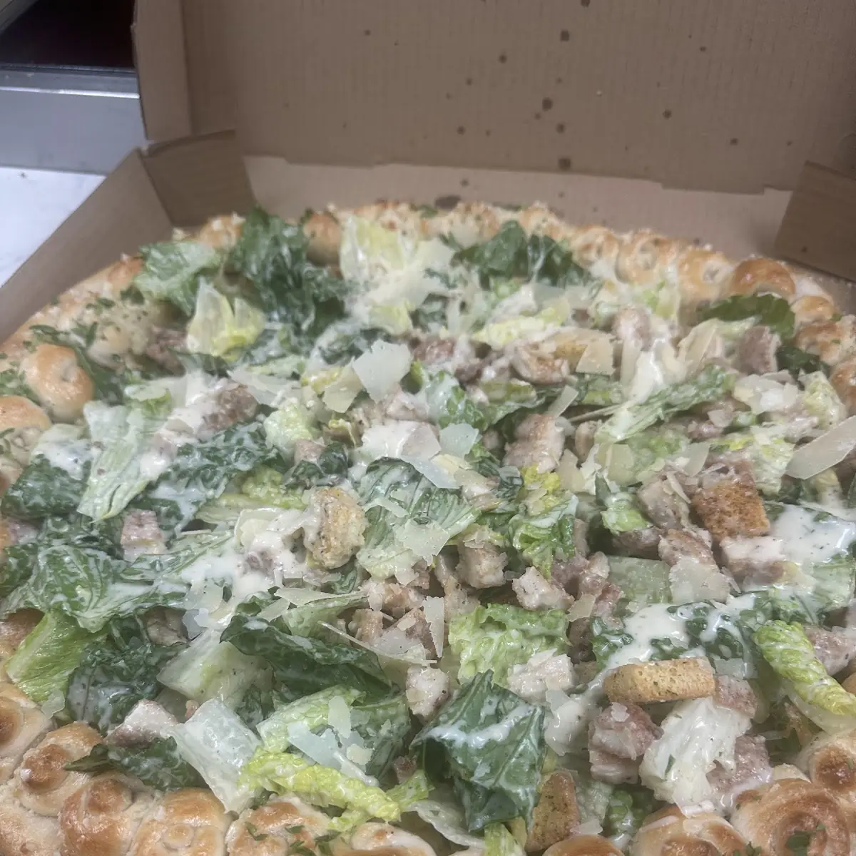 Mangia Chicken & Broccoli Pizza