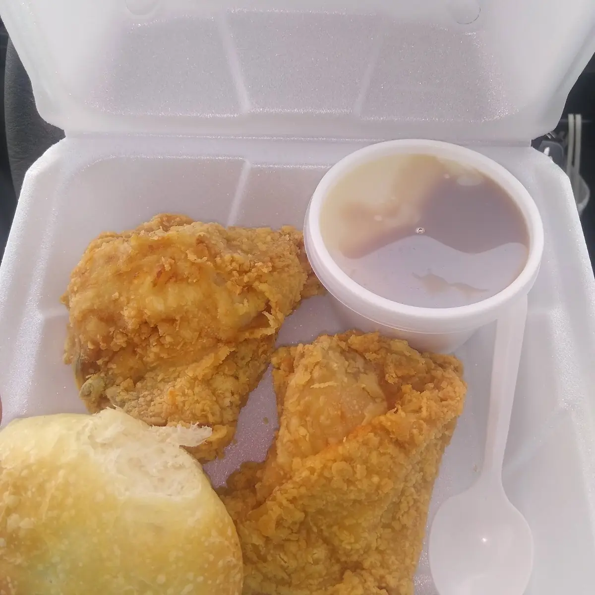 Fried Chicken with Mashed Potatoes and Gravy