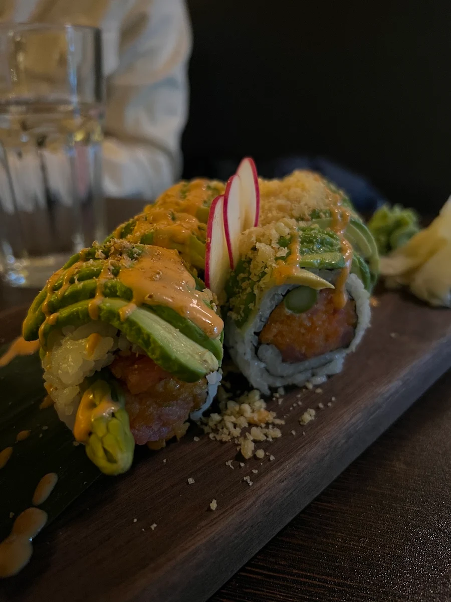 LS05.  6 pcs spicy salmon, 6 pcs spicy tuna
