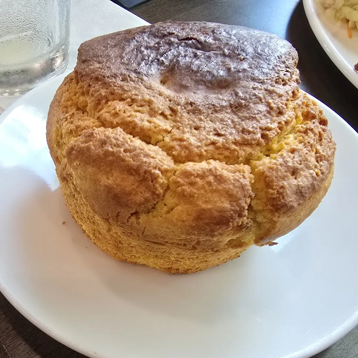 Jumbo Cornbread Muffins (6)