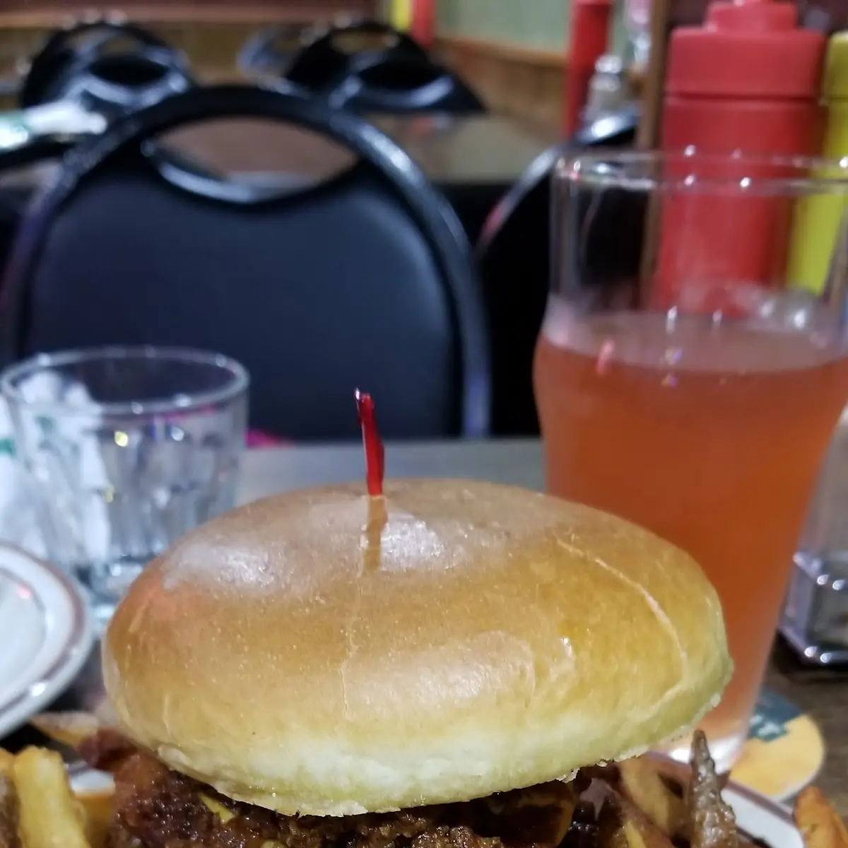 Chili Fried Mac and Cheese Burger