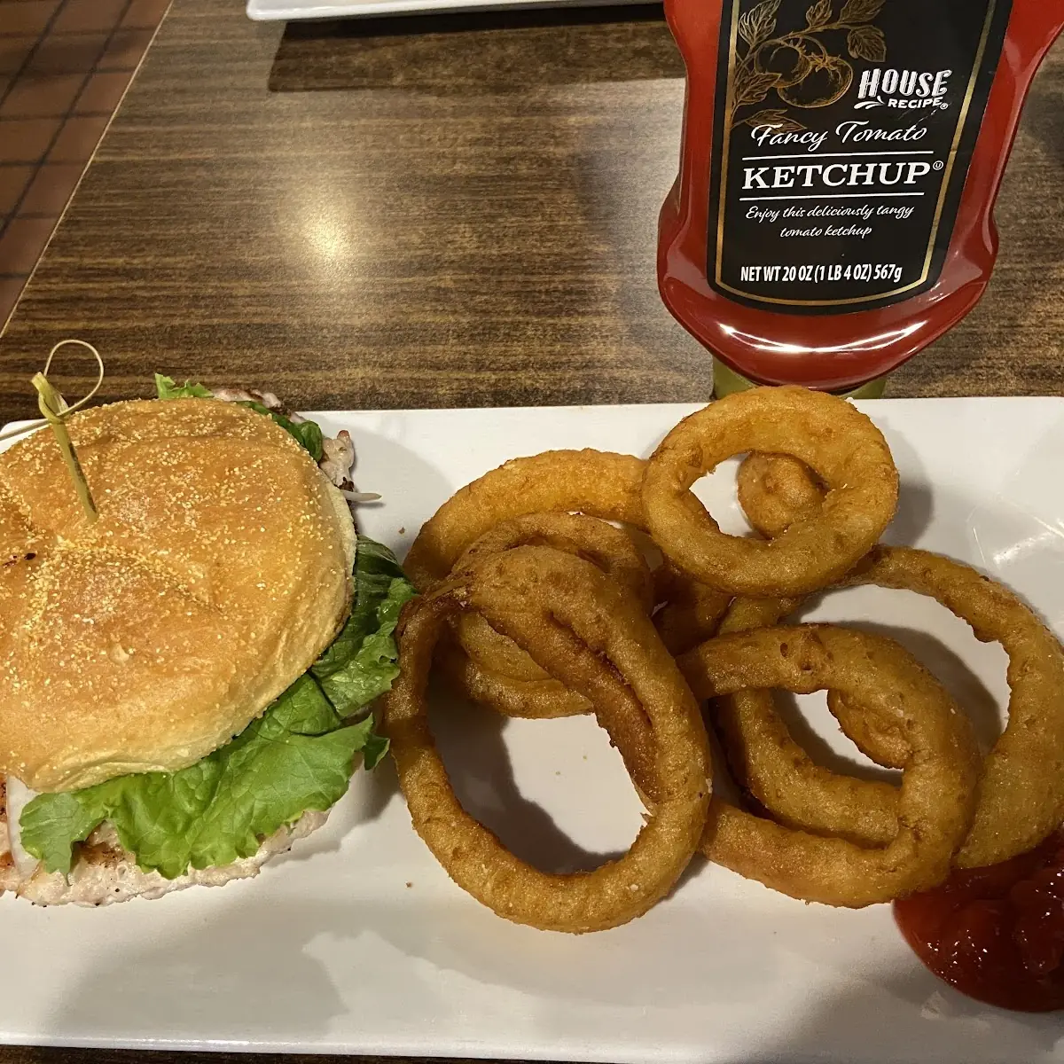 Hamburger with Onion Rings