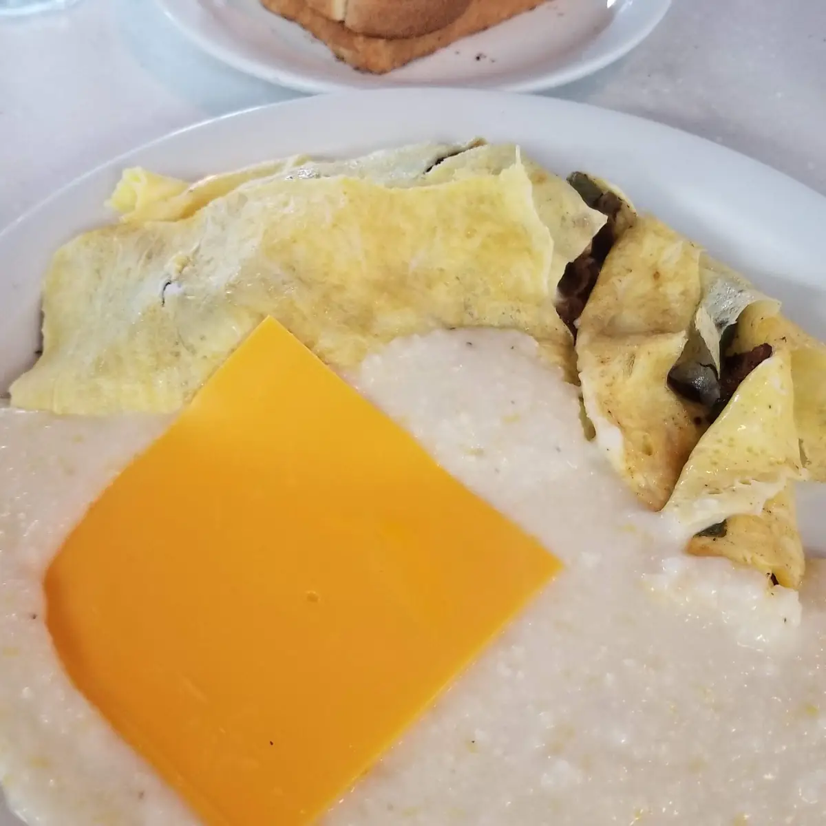 Omlette with Cheese Grits