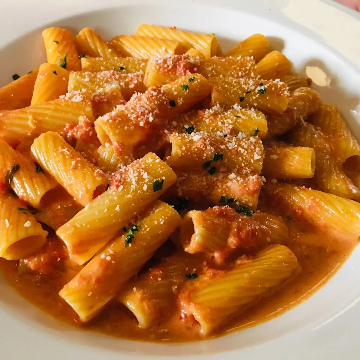 Rigatoni with Vodka Sauce