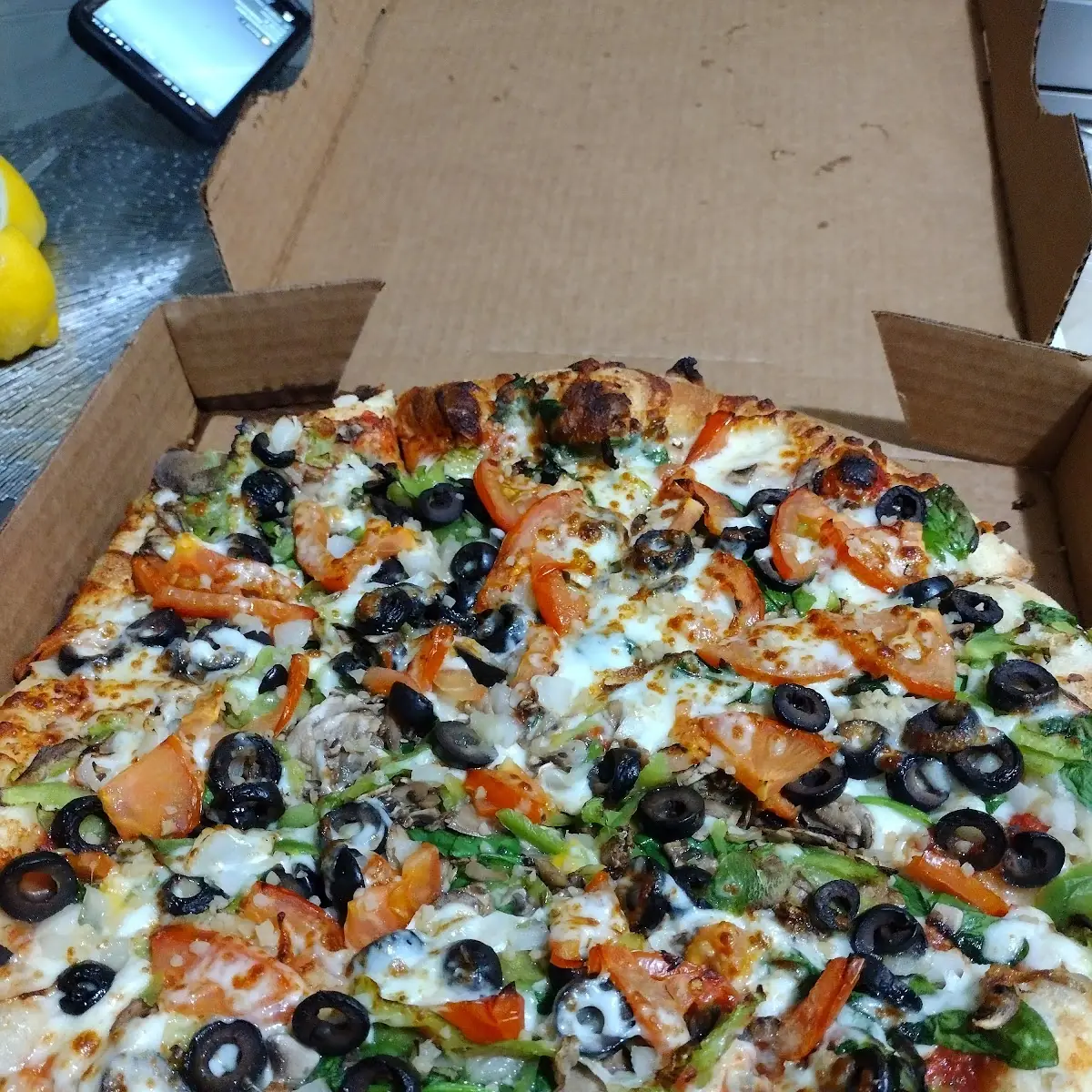 Vegetarian Pizza and Garlic Parmesan Wings
