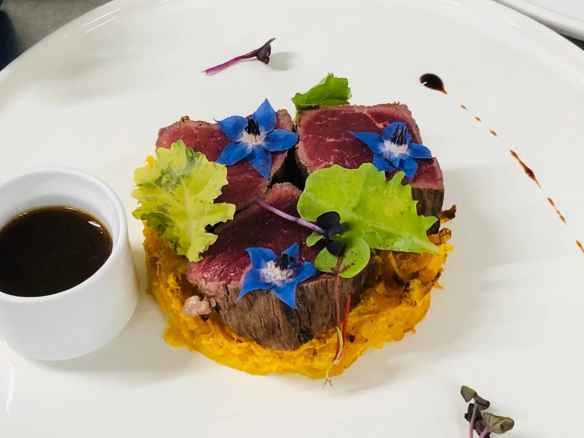 Highlights, Restaurant Les Deux Tours