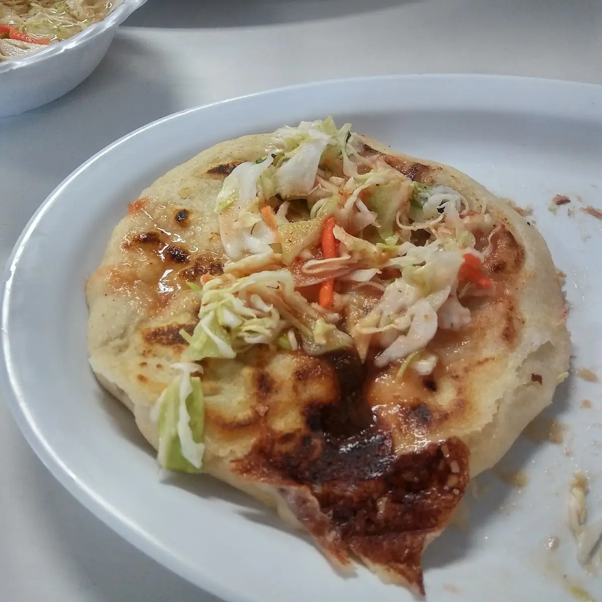 Pupusa De Chicharron Y Queso