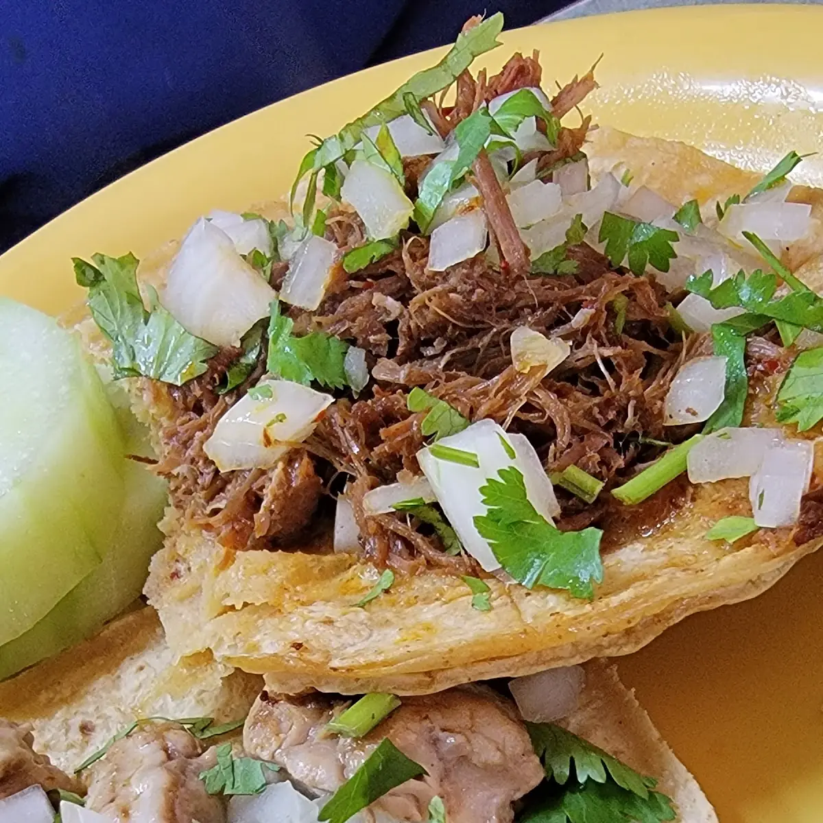 Taco De Sesos Y Barbacoa Taco