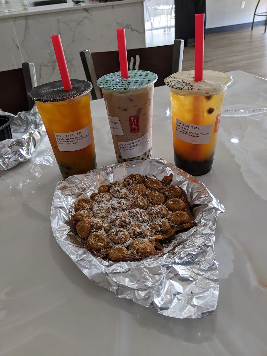 Boba Drinks and Pearl Flavor Waffle