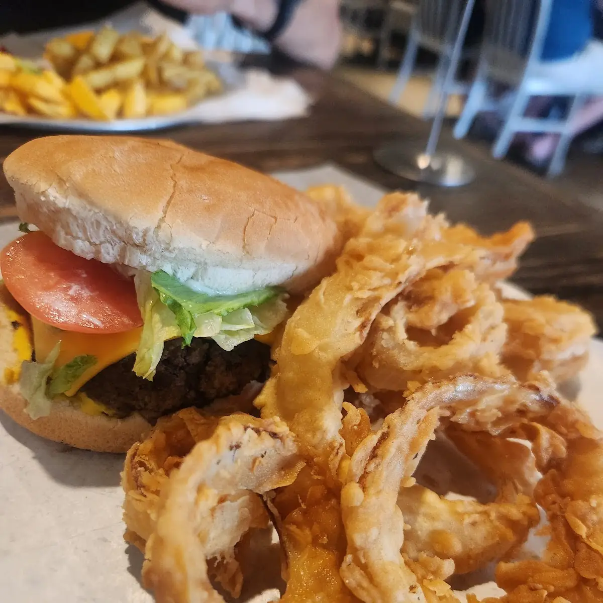 Cheeseburger with Onion Rings