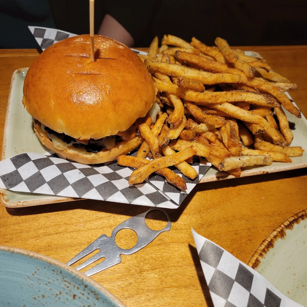 Black Garlic Burger, C’est What? Inc.