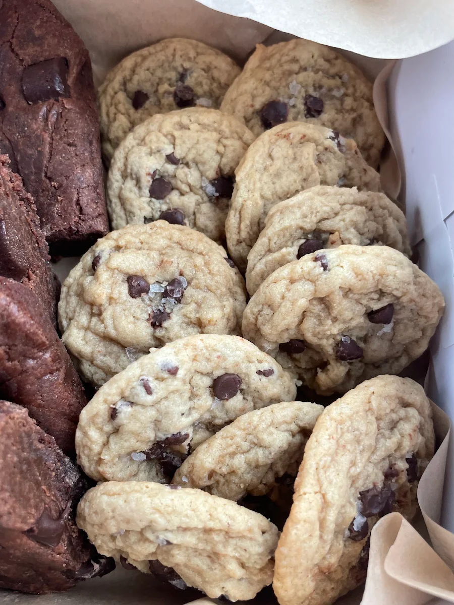 Signature Chocolate Chip Cookies
