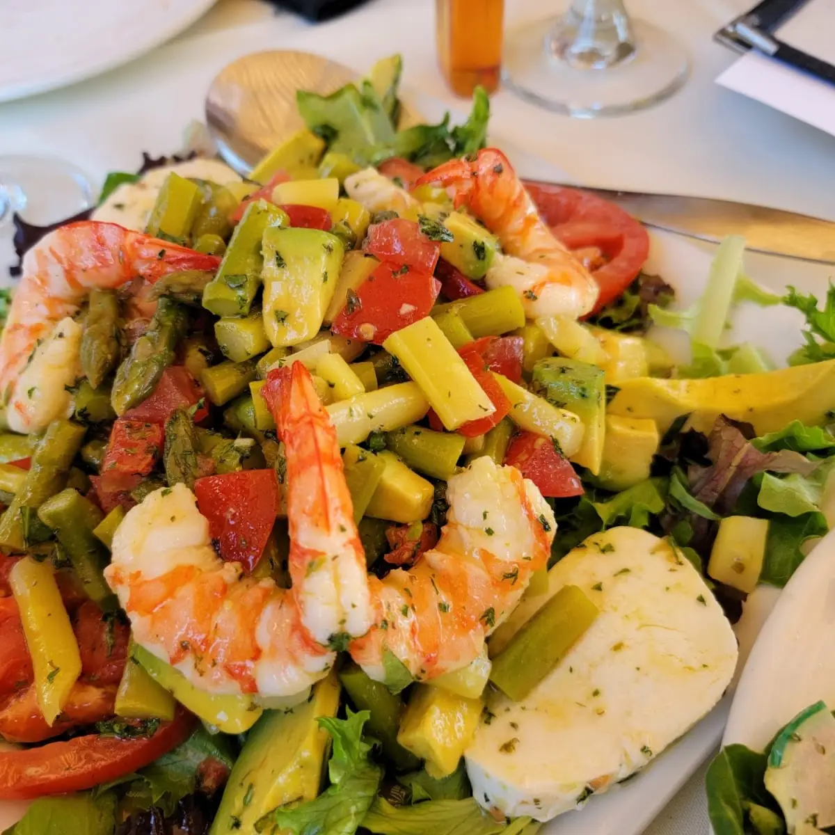Avocado Salad with Asparagus