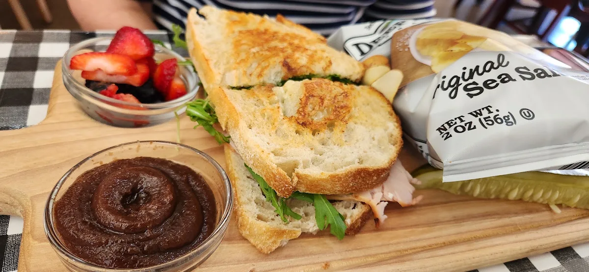 Grilled Turkey & Brie w Apple Butter