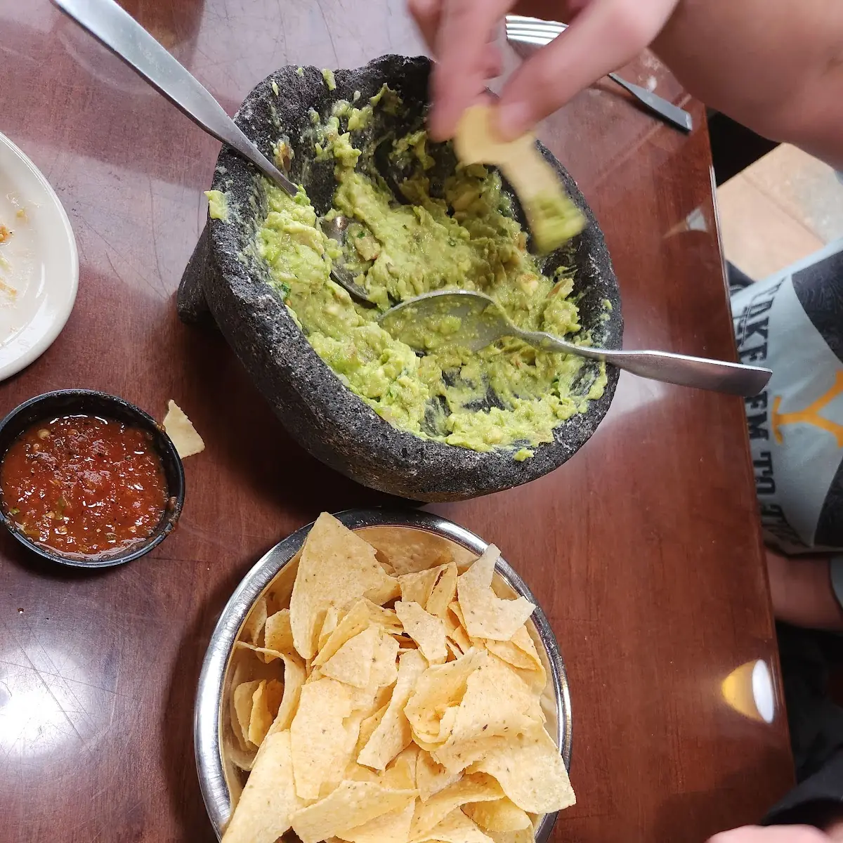 Guacamole En Molcajete
