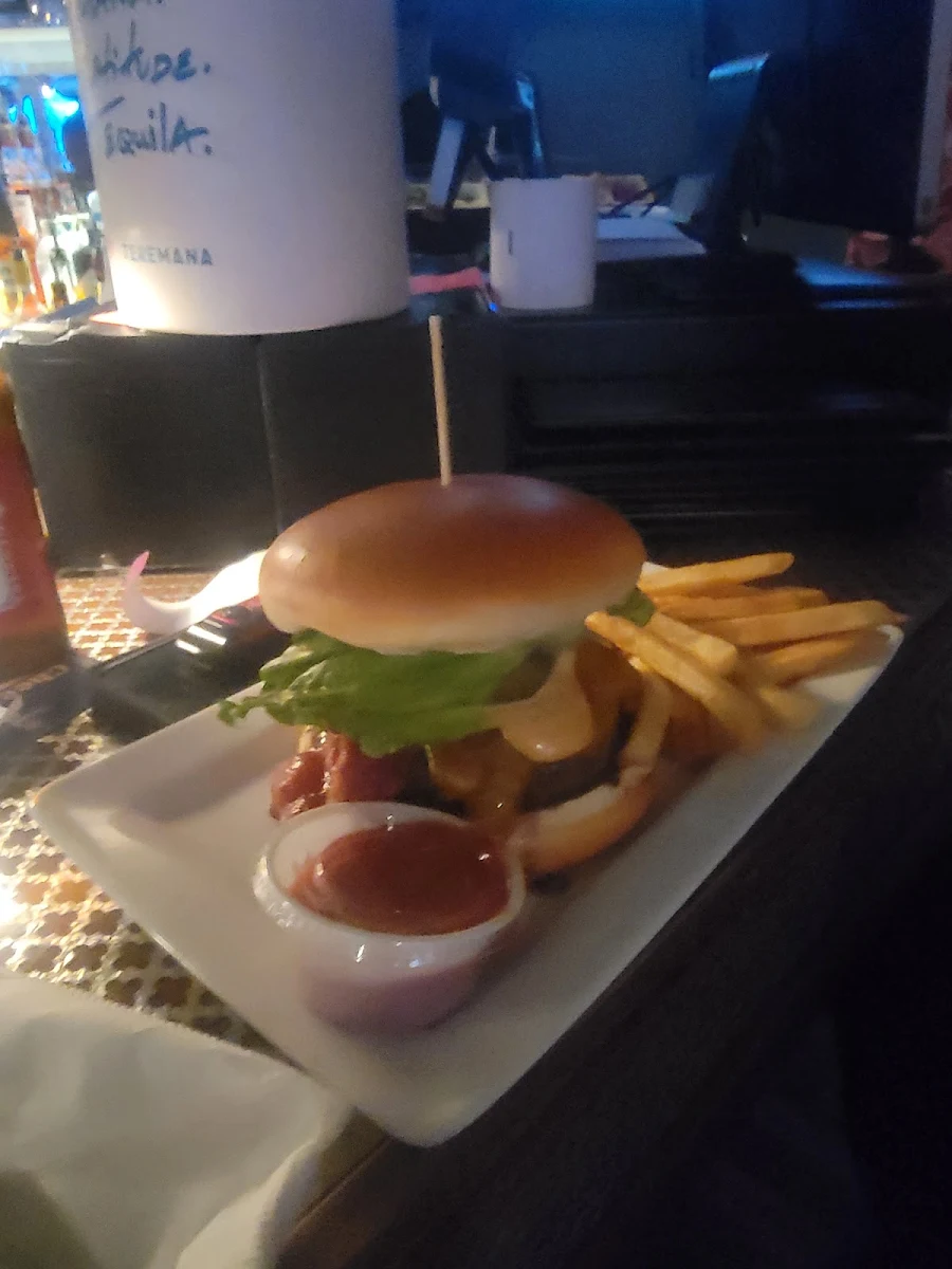Cheeseburger Deluxe