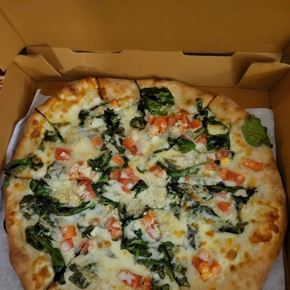 White Pizza with Spinach and Tomato