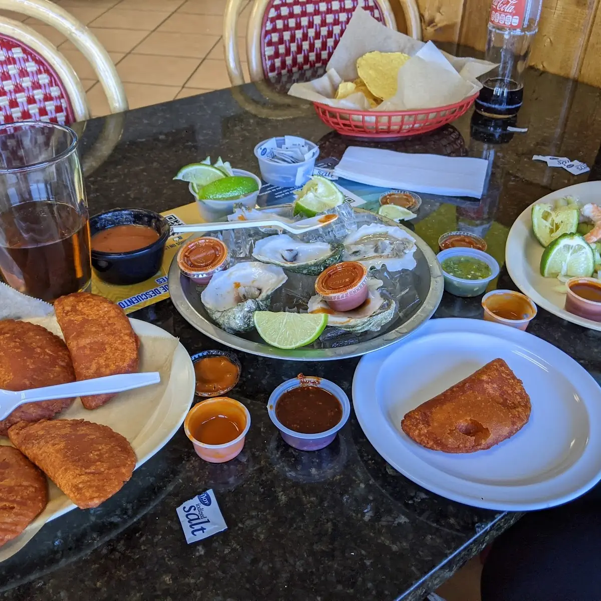 Ostiones En Su Concha & Empanadas