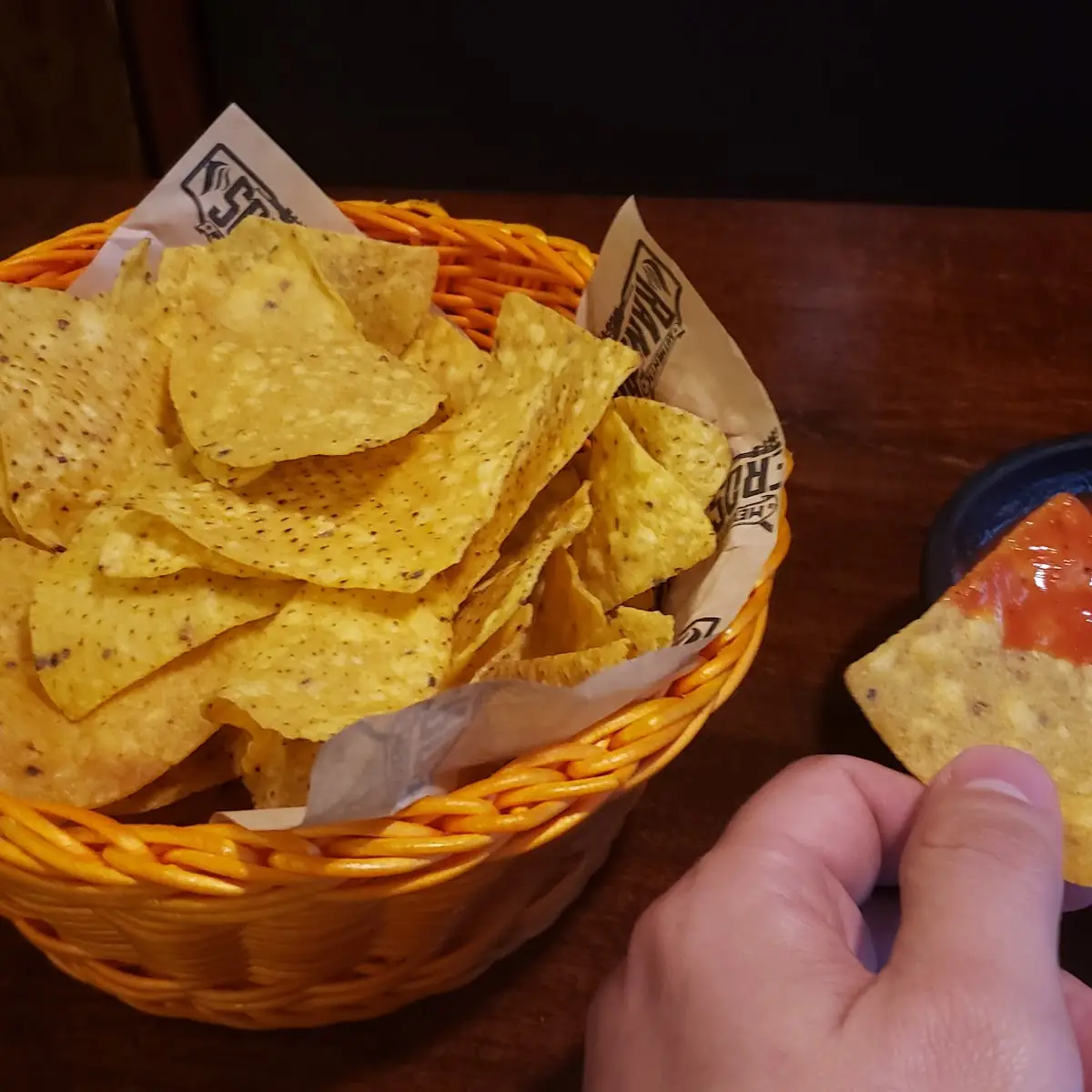 Chips & Salsa Roja