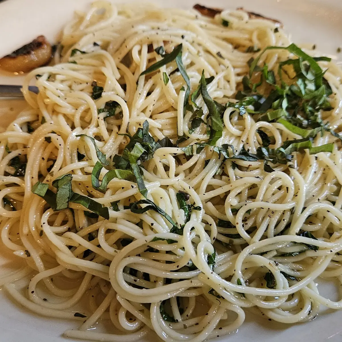 Linguine with White Clam Sauce