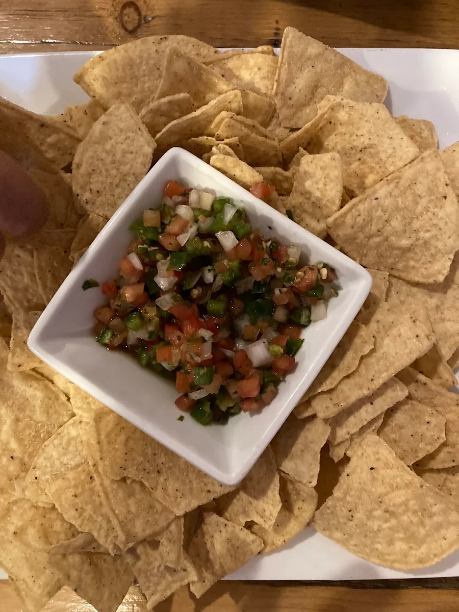 Pico De Gallo & Chips