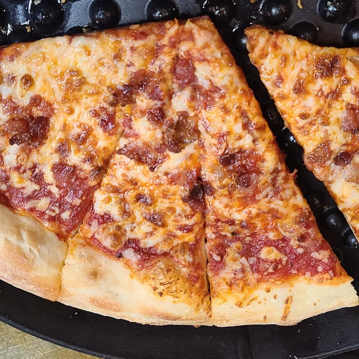 Mac N Cheese Pizza