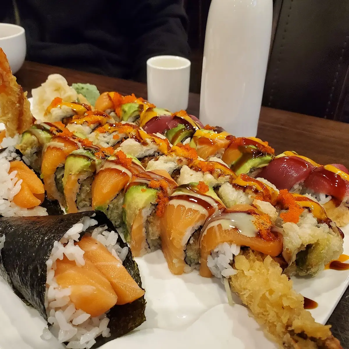 Salmon Hand Roll