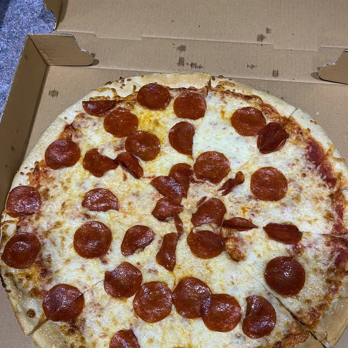 Pepperoni Deluxe Pizza