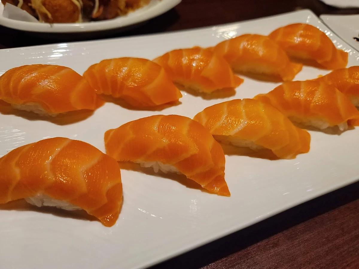 Salmon Nigiri