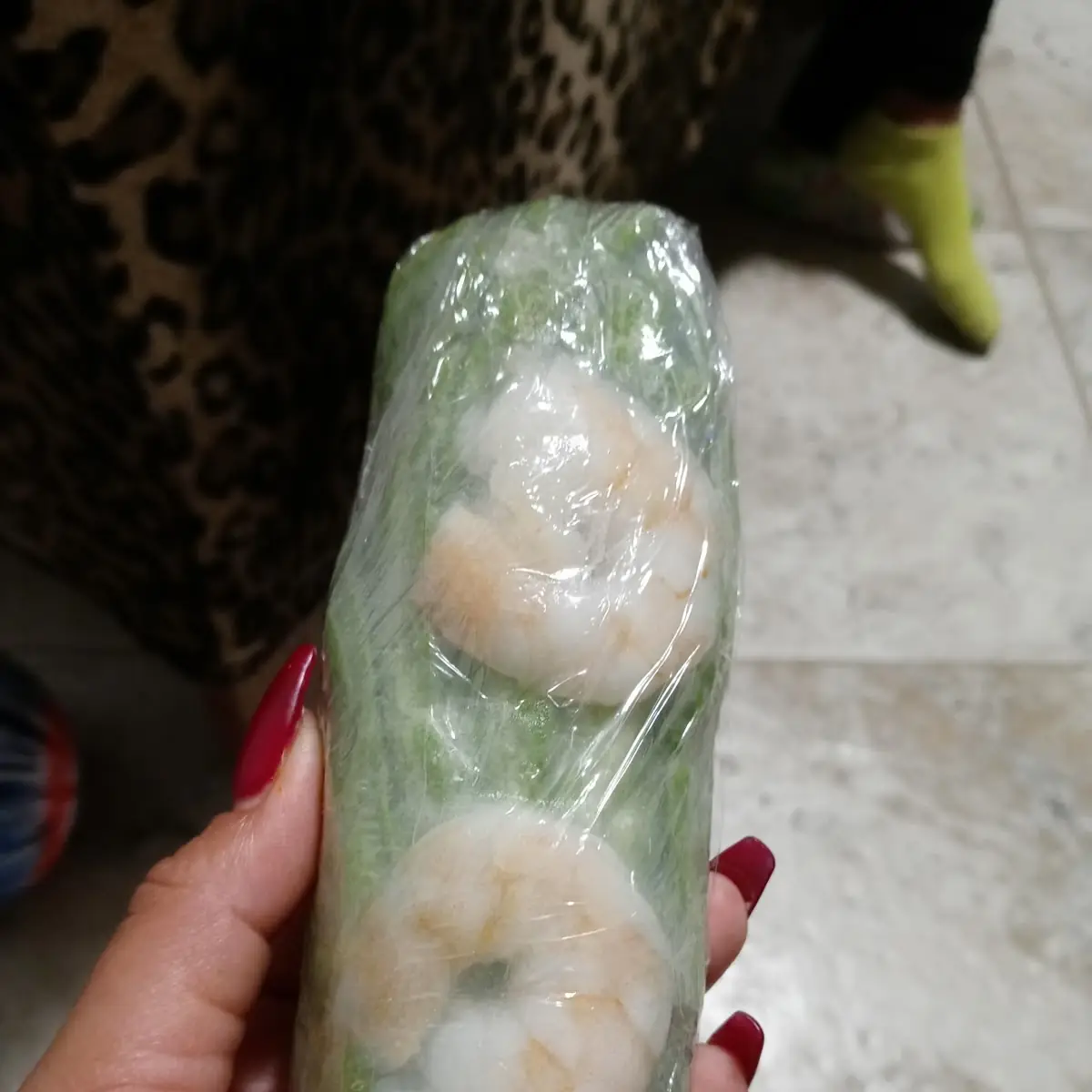 Spring Roll with 1 Shrimp Cut in Half