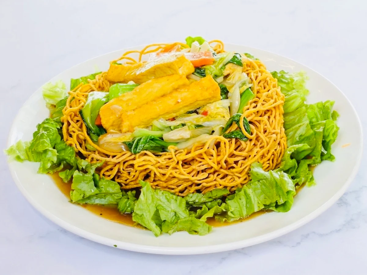 Mì Xào Giòn Mềm Chay