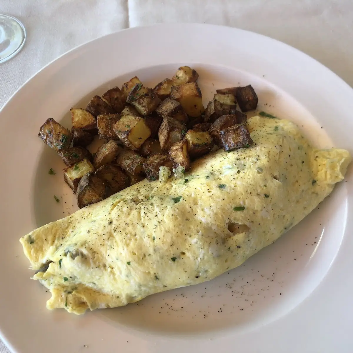 Sautéed Mushroom and Smoked Cheddar Omelette
