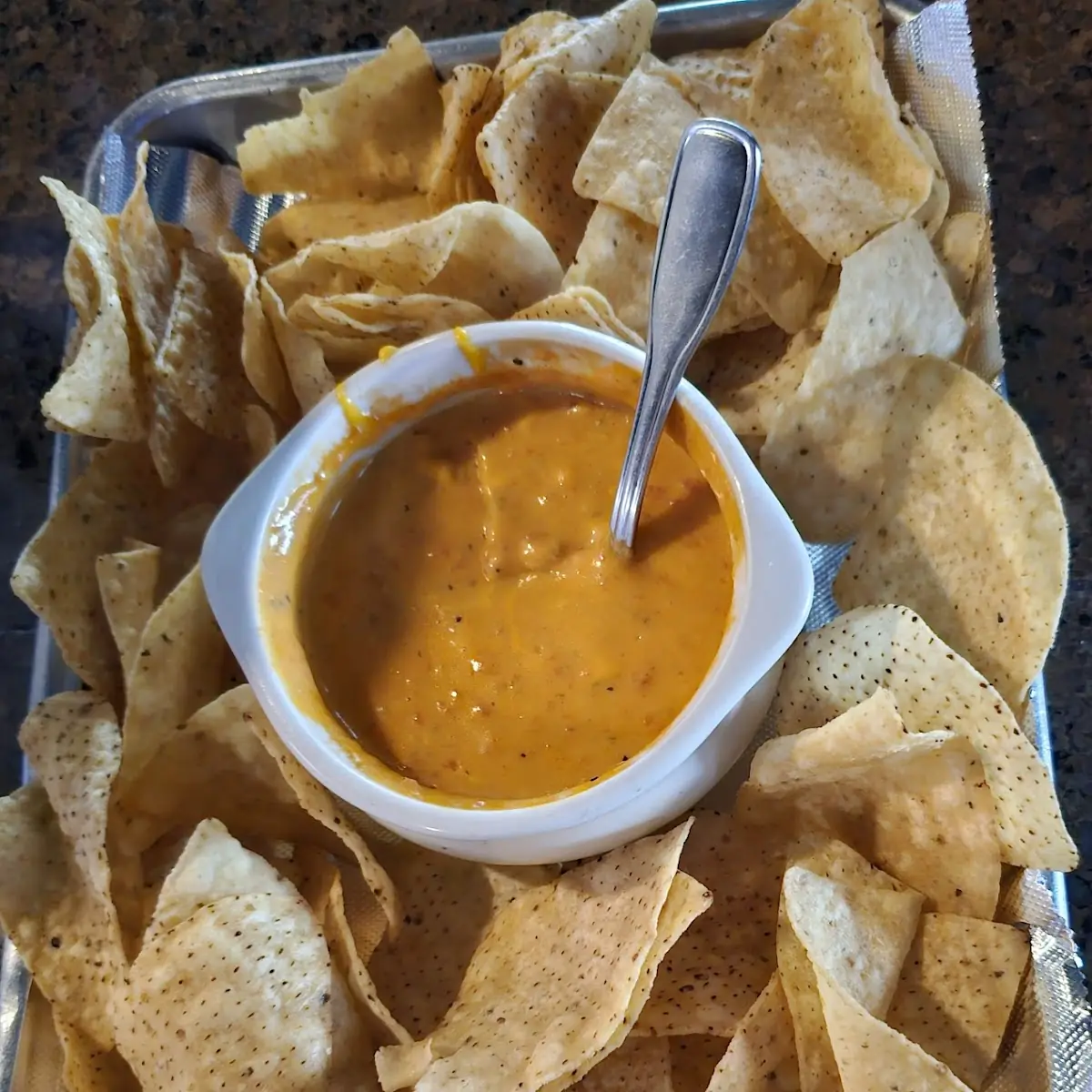Queso & Chips