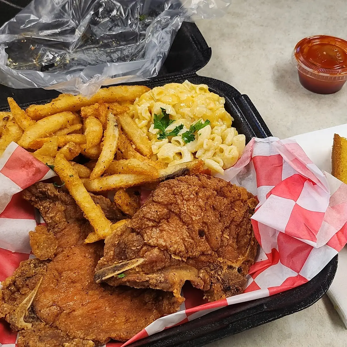 Fried Pork Chops Mac&Cheese