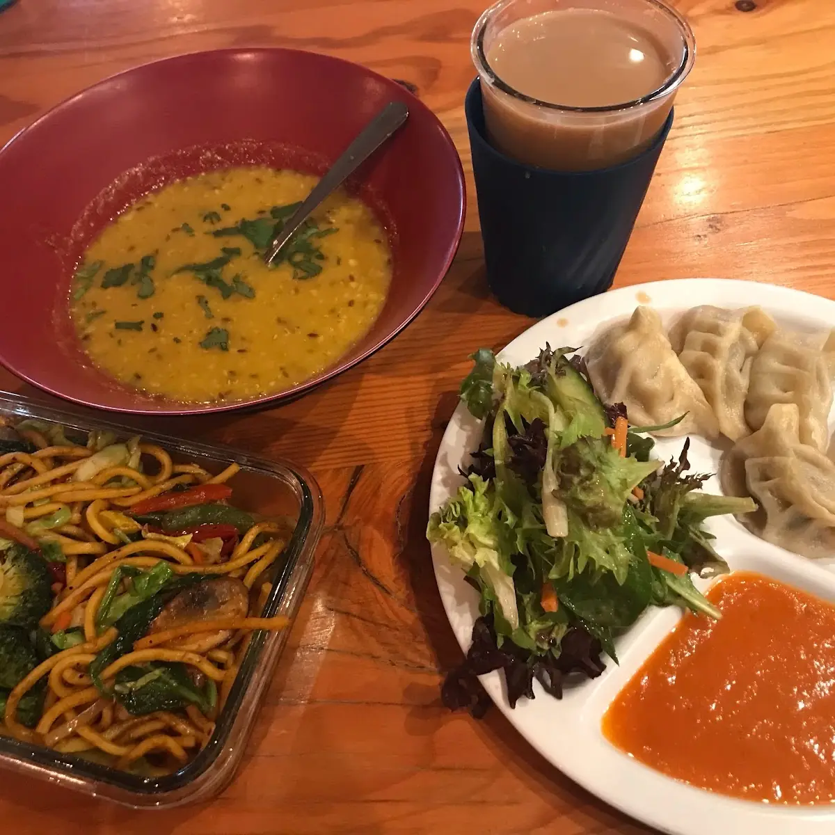 8 pc no salad Momo - Beef