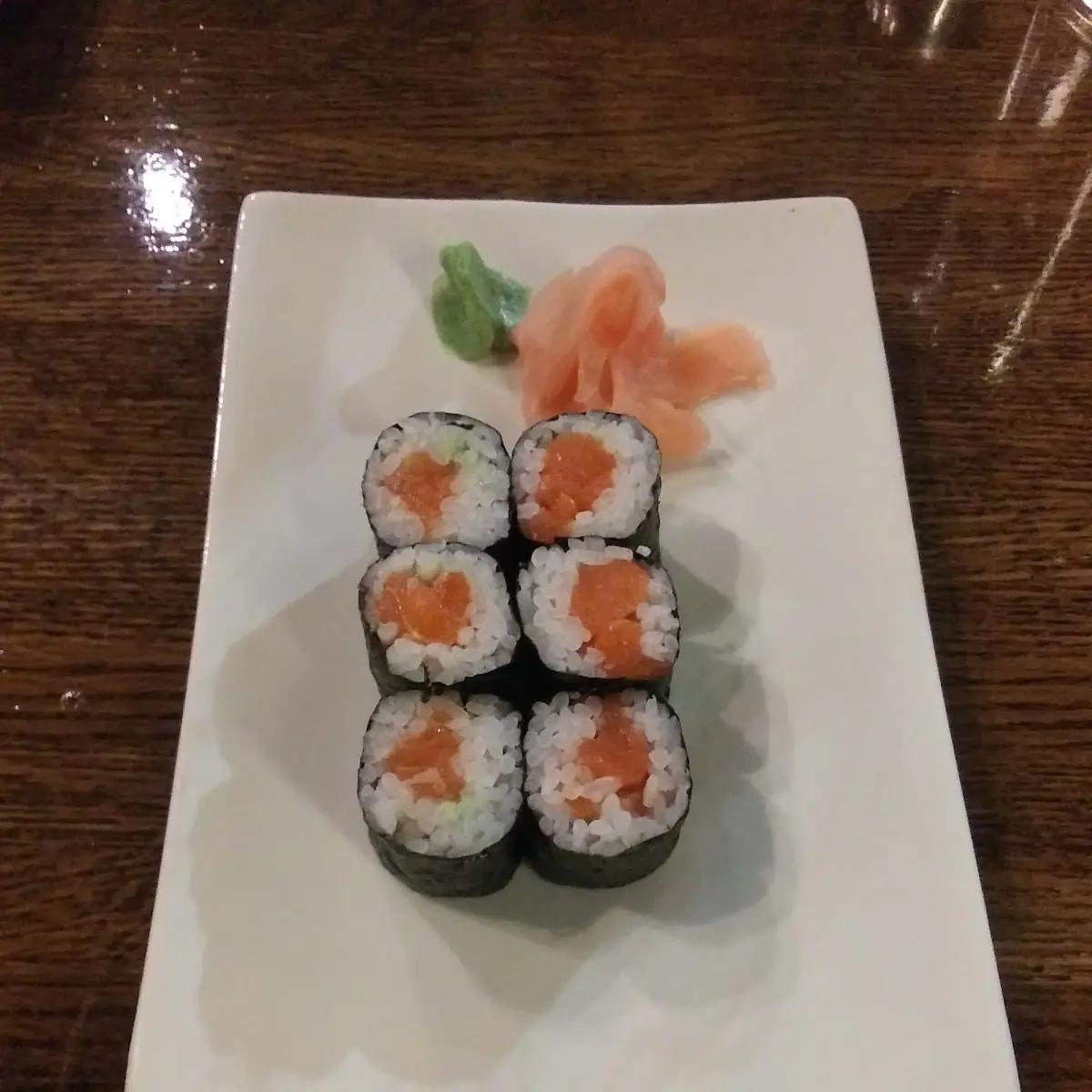 Shake Maki Salmon Roll
