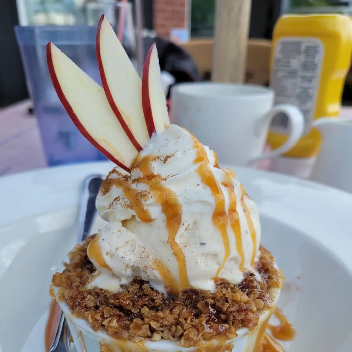 Hot Apple Crisp, SeaBreeze Restaurant & Patio