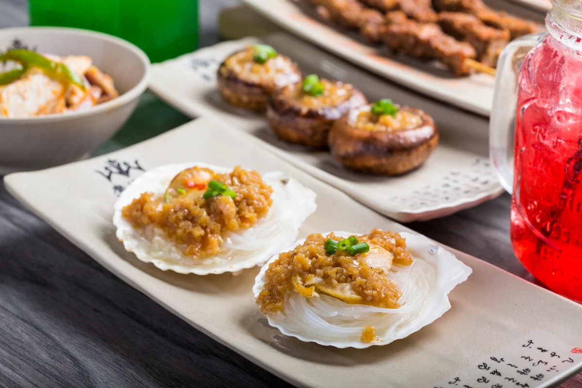 Garlic Seashell Scallop, Mogouyan Hand Pulled Noodle (West Edmonton Mall) 磨沟沿老字号兰州牛肉面